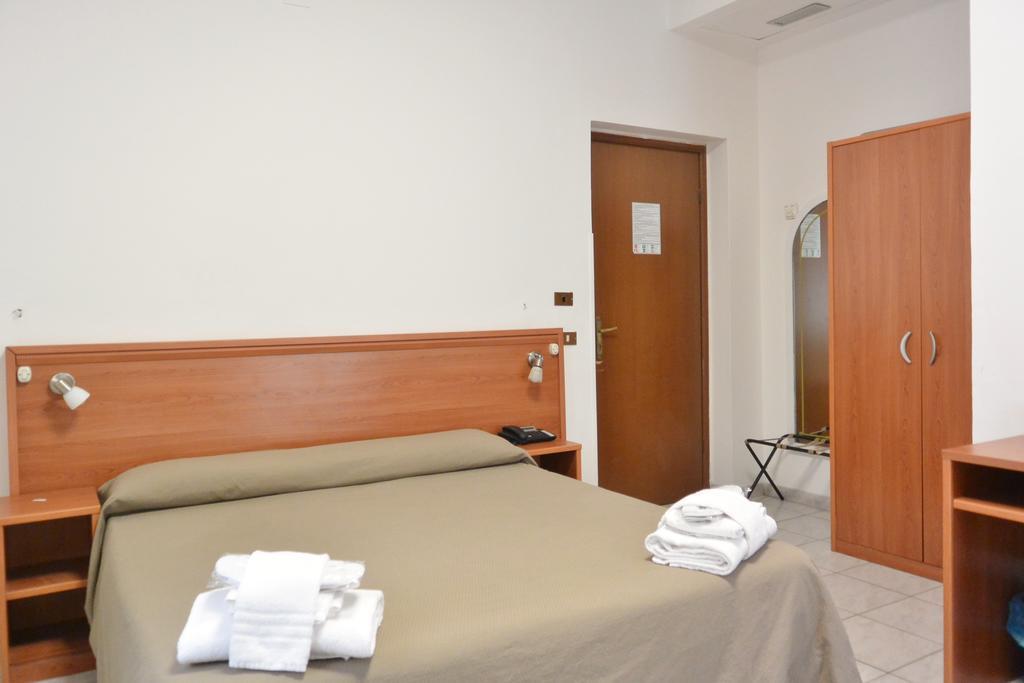 Hotel Trentina มิลาน ภายนอก รูปภาพ