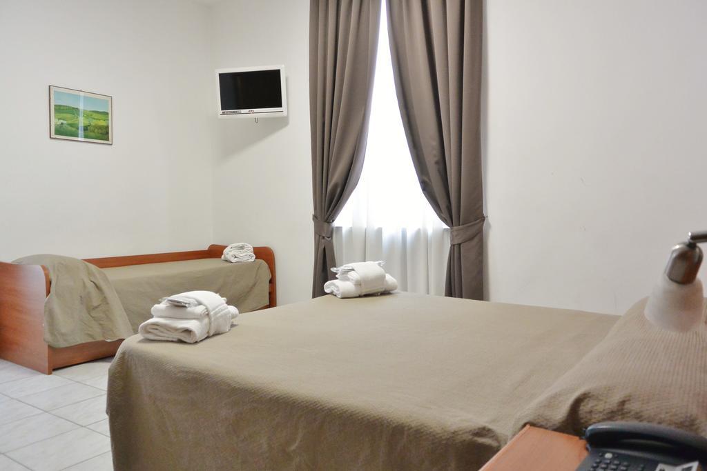 Hotel Trentina มิลาน ภายนอก รูปภาพ