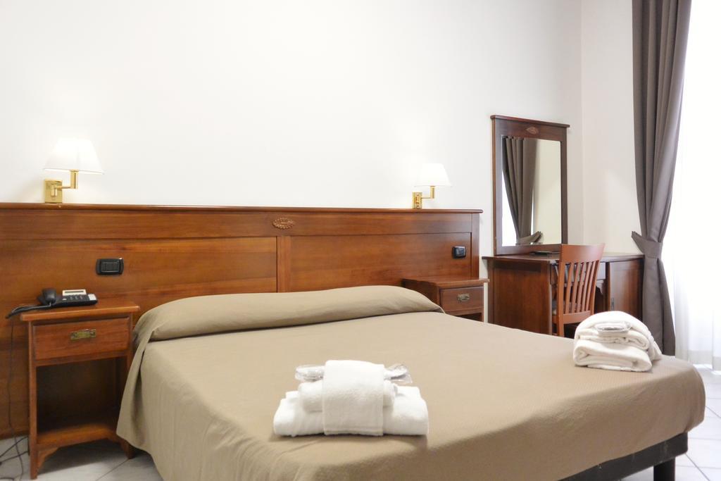 Hotel Trentina มิลาน ภายนอก รูปภาพ